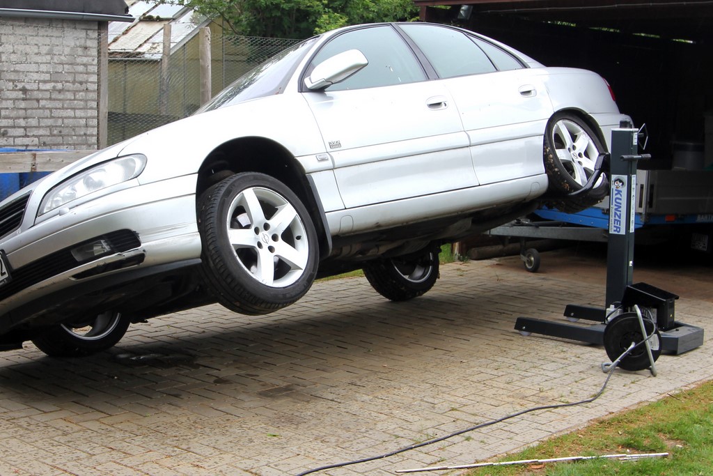 Omega B 2.2 Reifenheber