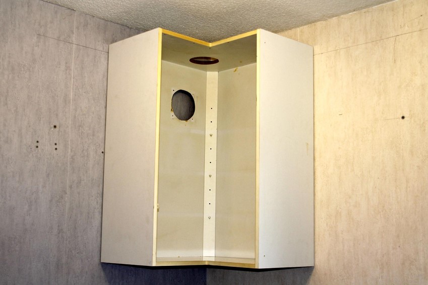 Hängeschränke der Einbauküche neu aufhängen - Lust-Sparen.de