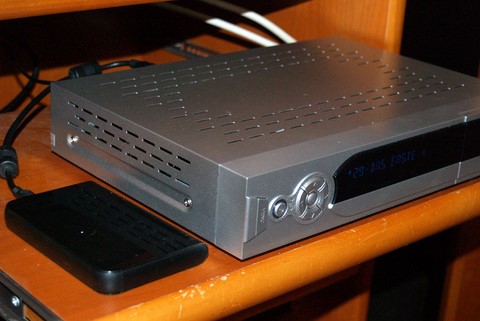 HDTV Twin Sat Receiver und angeschlossene Festplatte
