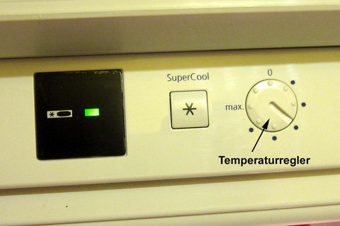 Temperaturregler vom Kühlschrank auf den dritten Punkt eingestellt.