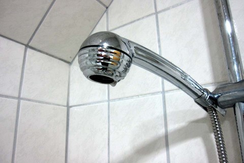 Wasser sparen beim Duschen durch Wassersparenden Duschkopf
