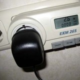 Stromverbrauch einzelner Geräte mit Energiekosten Messgerät messen